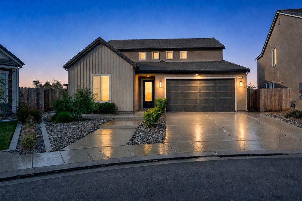 Image 1 of property listing at 1240 Atlantica Drive S, Madera, CA 93636