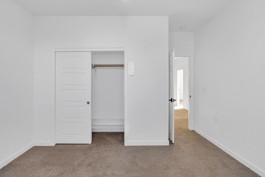 Image 18 of property listing at 1240 Atlantica Drive S, Madera, CA 93636