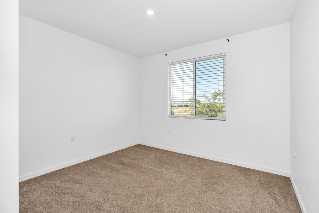 Image 19 of property listing at 1240 Atlantica Drive S, Madera, CA 93636