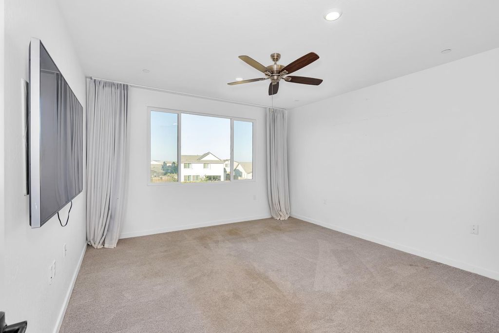 Image 26 of property listing at 1240 Atlantica Drive S, Madera, CA 93636