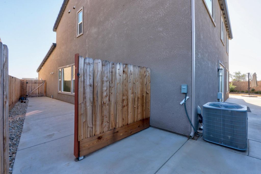 Image 36 of property listing at 1240 Atlantica Drive S, Madera, CA 93636