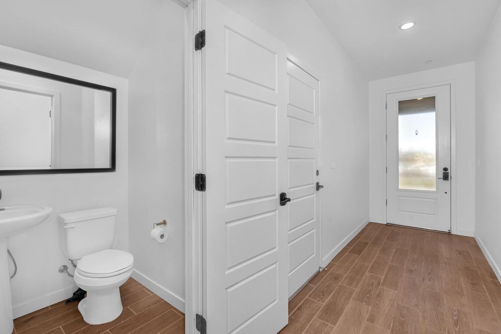 Image 4 of property listing at 1240 Atlantica Drive S, Madera, CA 93636