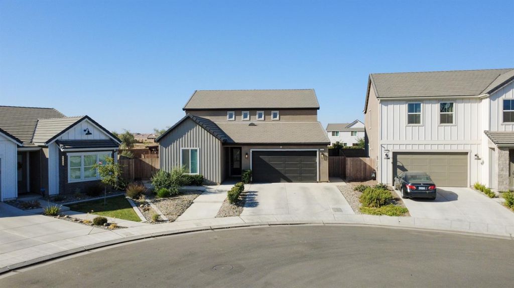 Image 45 of property listing at 1240 Atlantica Drive S, Madera, CA 93636