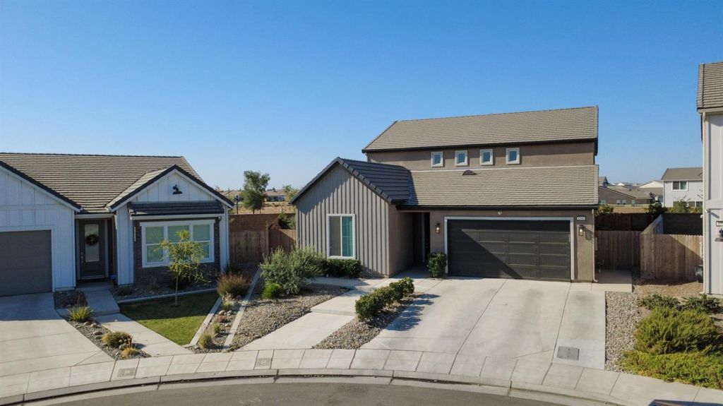 Image 46 of property listing at 1240 Atlantica Drive S, Madera, CA 93636