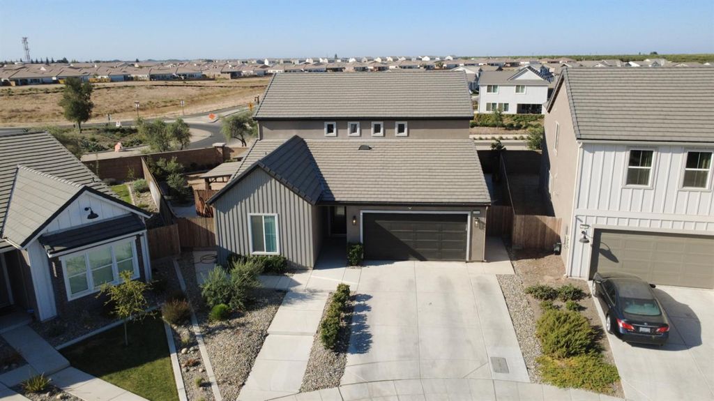 Image 48 of property listing at 1240 Atlantica Drive S, Madera, CA 93636