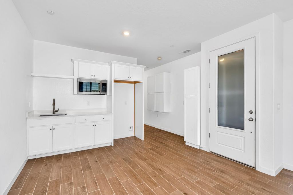 Image 59 of property listing at 1240 Atlantica Drive S, Madera, CA 93636