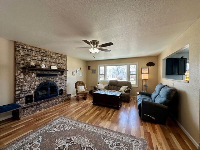 922 E 4th Street, Maryville, MO 64468