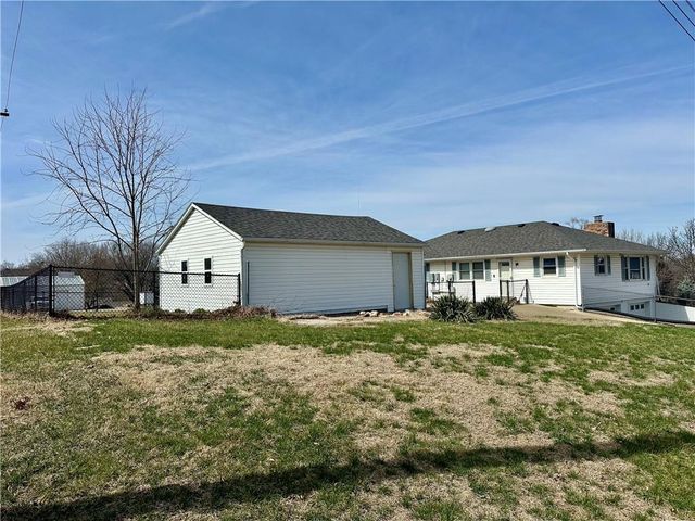 922 E 4th Street, Maryville, MO 64468