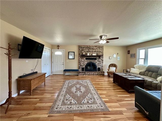 922 E 4th Street, Maryville, MO 64468