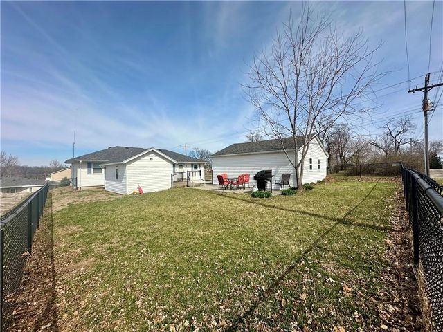 922 E 4th Street, Maryville, MO 64468