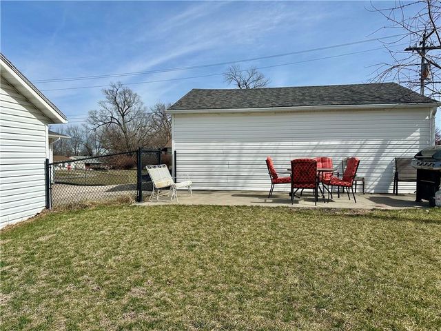 922 E 4th Street, Maryville, MO 64468