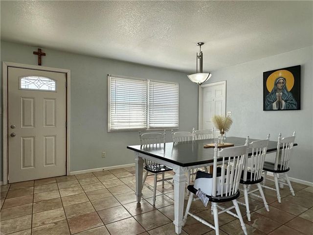 922 E 4th Street, Maryville, MO 64468