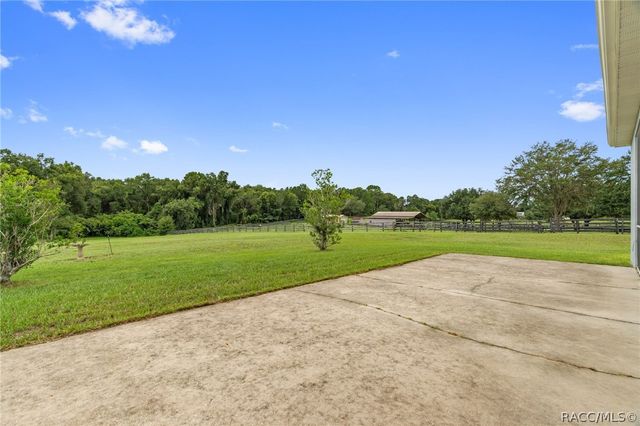 8424 E Zephyr Wing Court, Floral City, FL 34436