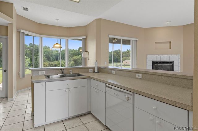 8424 E Zephyr Wing Court, Floral City, FL 34436
