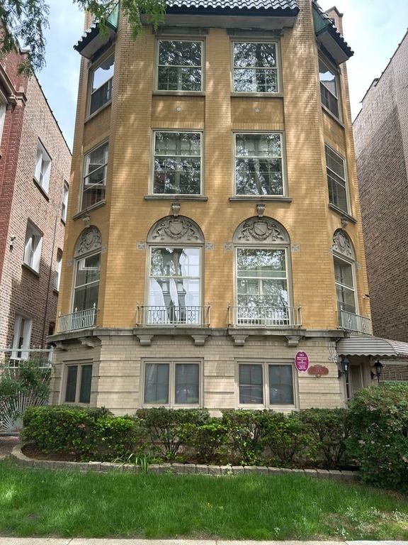 723 Dobson Street 1, Evanston, IL 60202