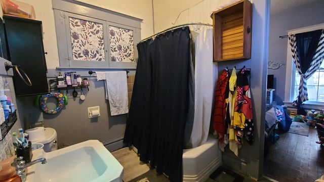 711 S Washington Ave, Wellington, KS 67152