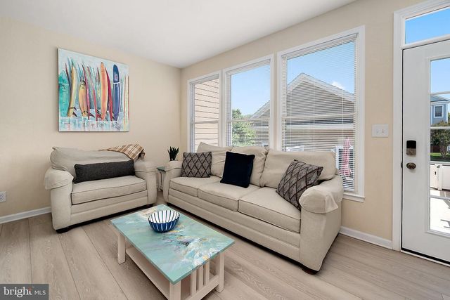3 VILLAGE GREEN DR, Ocean View, DE 19970