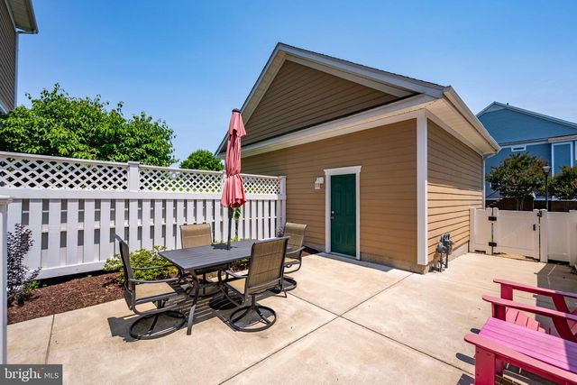 3 VILLAGE GREEN DR, Ocean View, DE 19970