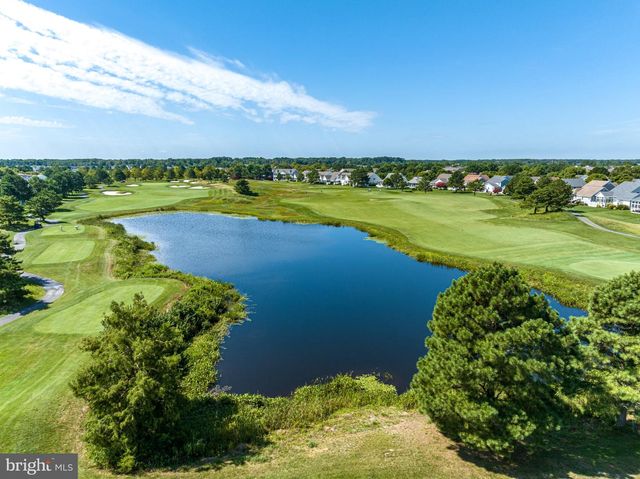 3 VILLAGE GREEN DR, Ocean View, DE 19970