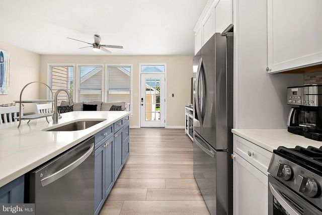 3 VILLAGE GREEN DR, Ocean View, DE 19970