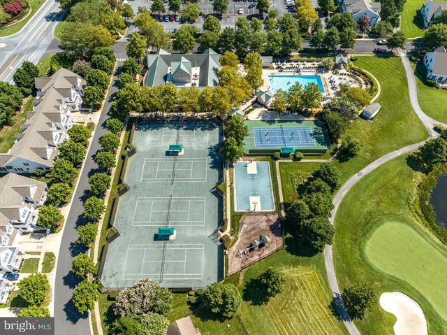 3 VILLAGE GREEN DR, Ocean View, DE 19970
