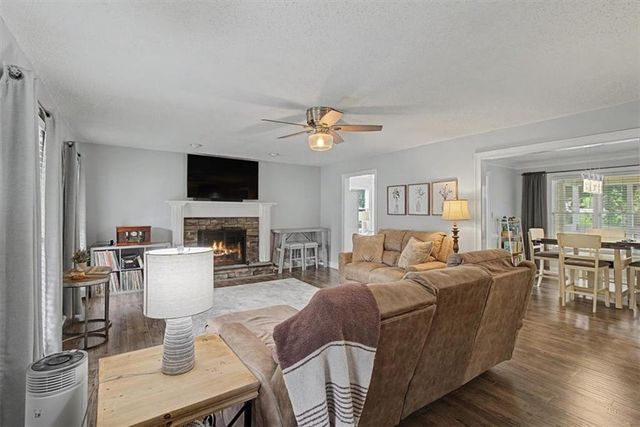 212 Berkeley Way, Dallas, GA 30157