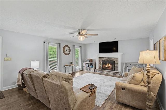 212 Berkeley Way, Dallas, GA 30157
