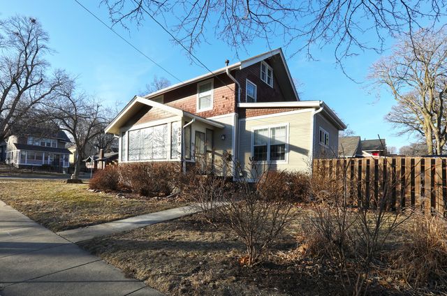 2517 Woodland Avenue, Des Moines, IA 50312