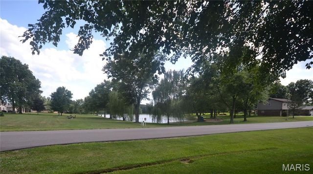 9037 Range Drive, New Athens, IL 62264