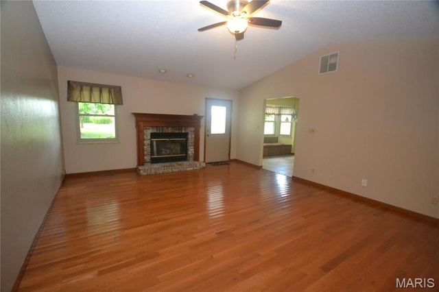 9037 Range Drive, New Athens, IL 62264