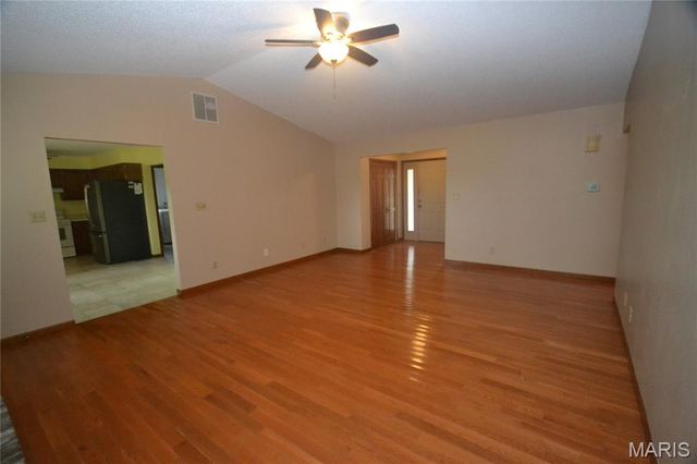 9037 Range Drive, New Athens, IL 62264