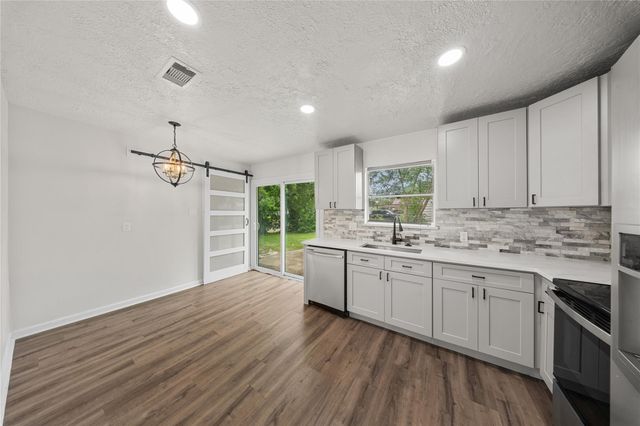 6003 Westover Street, Houston, TX 77033
