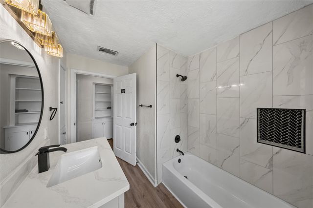 6003 Westover Street, Houston, TX 77033