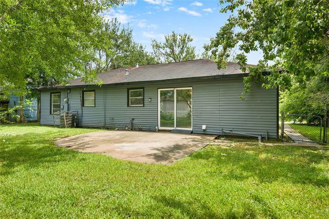 6003 Westover Street, Houston, TX 77033