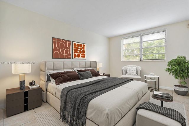 1715 N 16th Ave 215, Hollywood, FL 33020