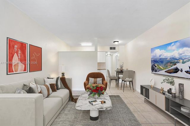 1715 N 16th Ave 215, Hollywood, FL 33020