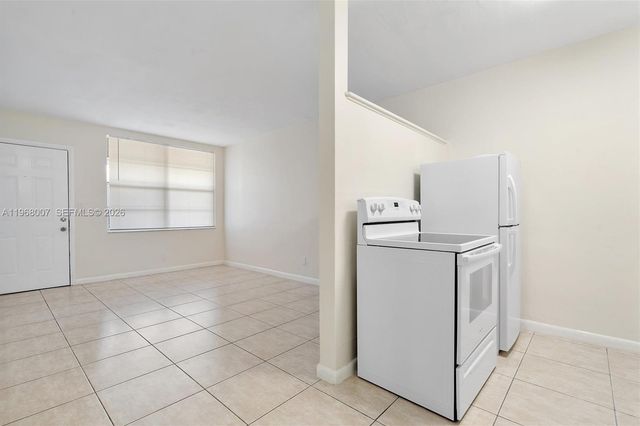 1715 N 16th Ave 215, Hollywood, FL 33020