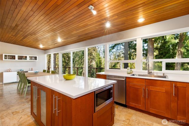 7439 NE 123rd Place, Kirkland, WA 98034