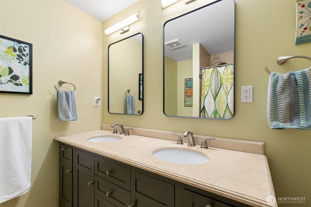 7439 NE 123rd Place, Kirkland, WA 98034