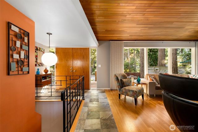 7439 NE 123rd Place, Kirkland, WA 98034