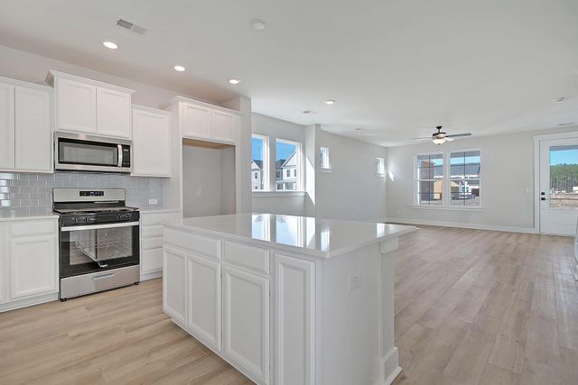 535 Ivy Green Lane, Summerville, SC 29486