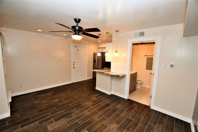 9821 Walnut Street 303, Dallas, TX 75243