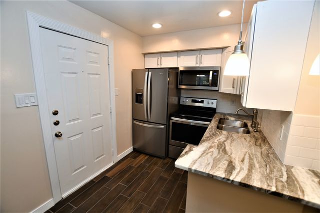 9821 Walnut Street 303, Dallas, TX 75243