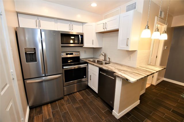 9821 Walnut Street 303, Dallas, TX 75243