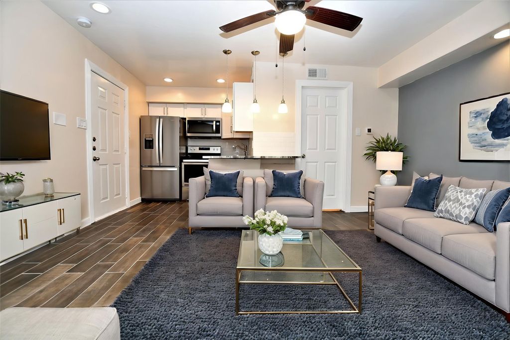 9821 Walnut Street 303, Dallas, TX 75243