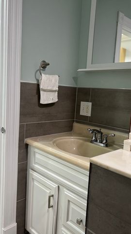 14 Cleveland Ave 2, Brockton, MA 02301