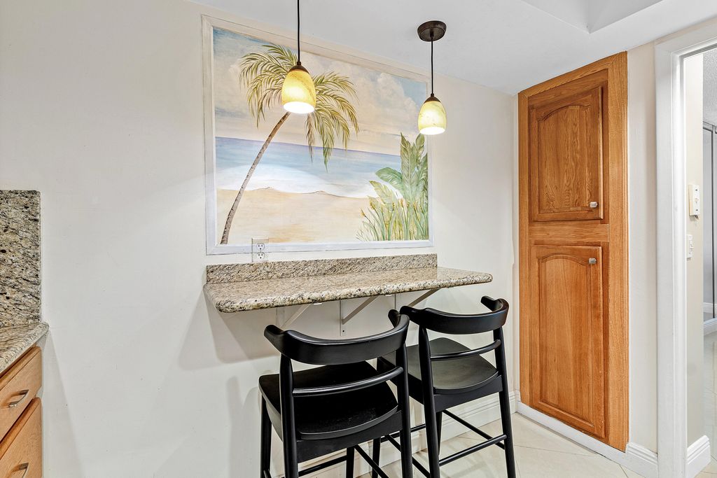 Image 11 of property listing at 4505 S Ocean Boulevard 306, Highland Beach, FL 33487