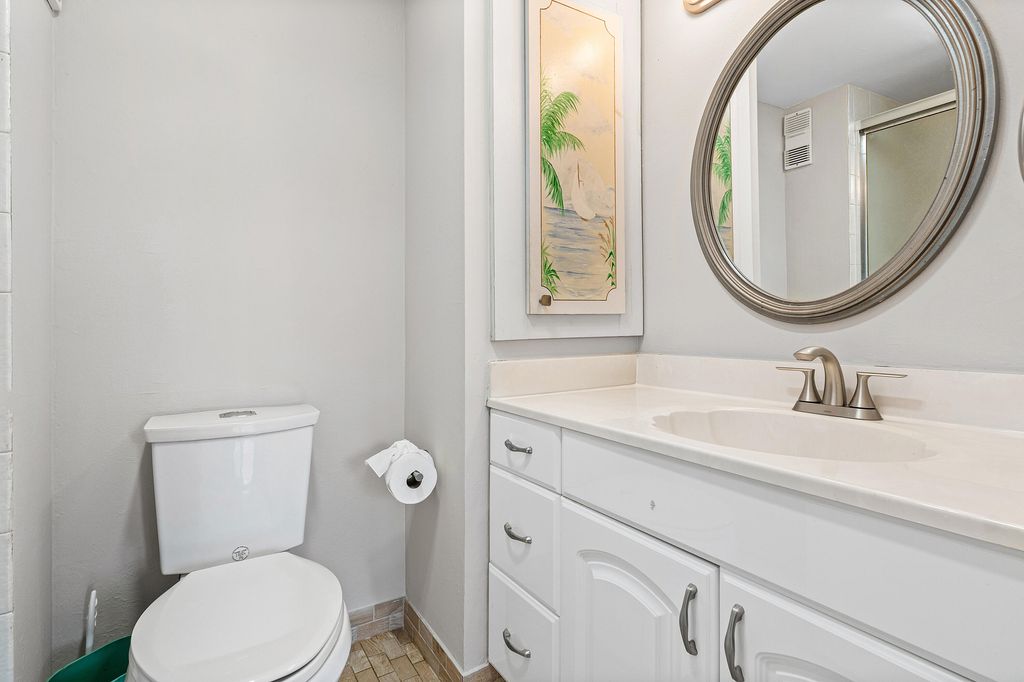 Image 16 of property listing at 4505 S Ocean Boulevard 306, Highland Beach, FL 33487