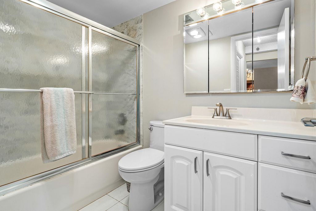 Image 21 of property listing at 4505 S Ocean Boulevard 306, Highland Beach, FL 33487