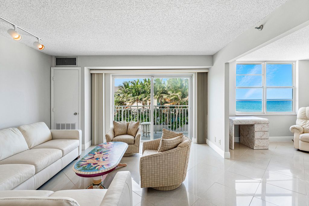 Image 5 of property listing at 4505 S Ocean Boulevard 306, Highland Beach, FL 33487